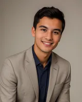 Alex, diplômé ECL (avatar IA)